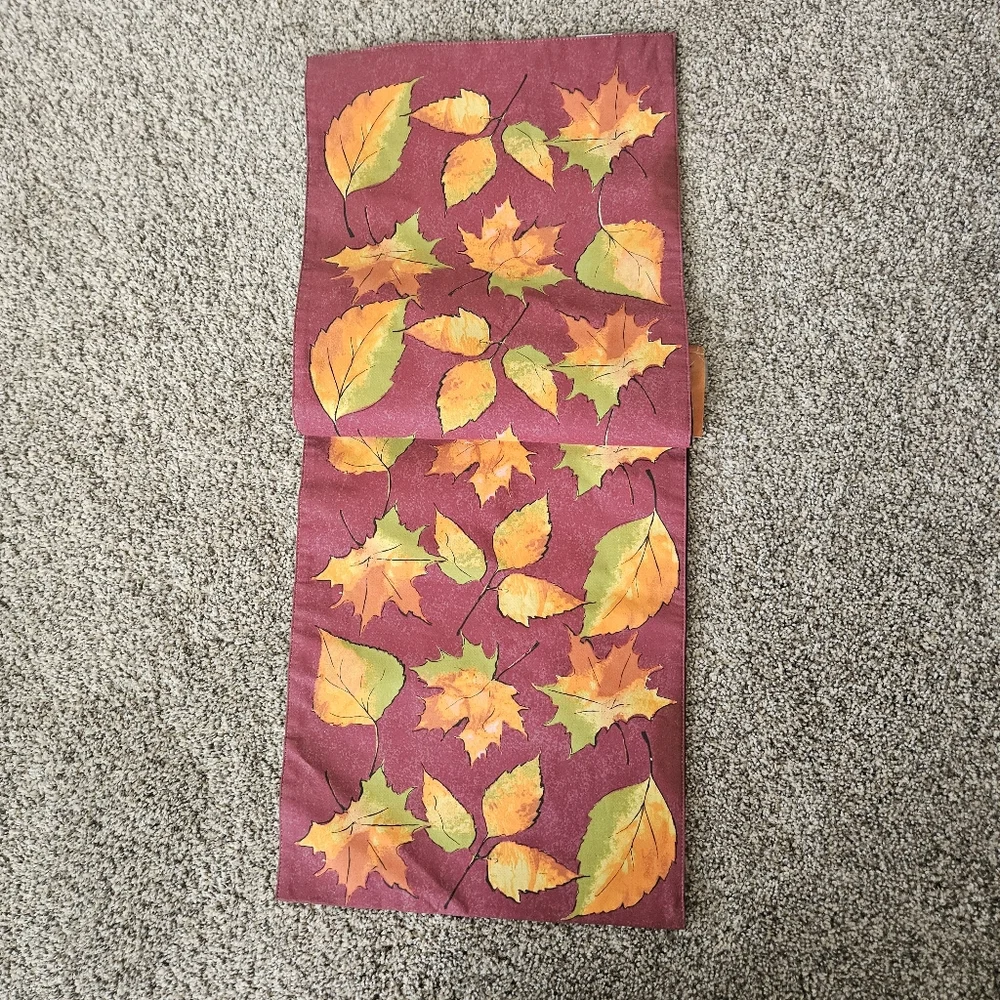 Vtg KMART Table Runner Watercolor Leaves Essential Home 72